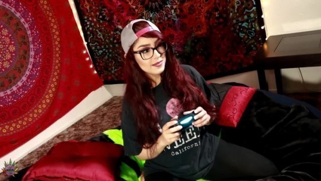 Gamer Girl Footjob :) - PornGO.com